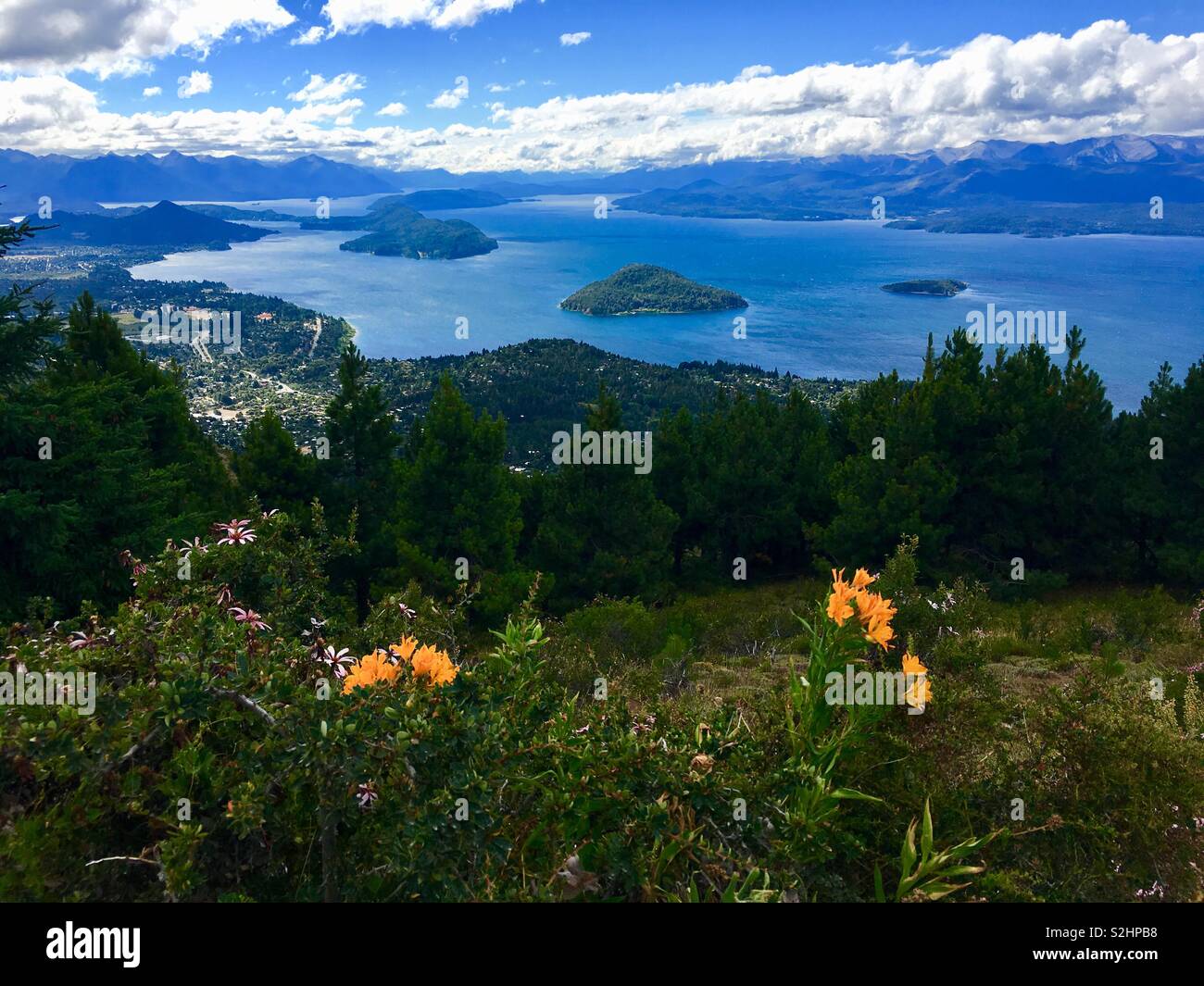 Blick vom Cerro Otto über Nahuel Huapi See und National Park, Bariloche, PatagoniaAä, Argentinien. Stockfoto