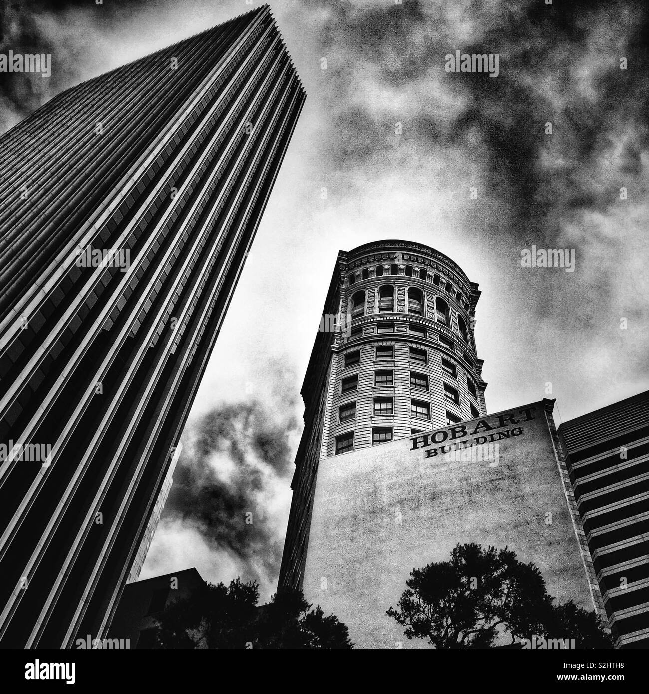 Schwarz-weiß Bild der Hobart Gebäude in San Francisco Stockfoto