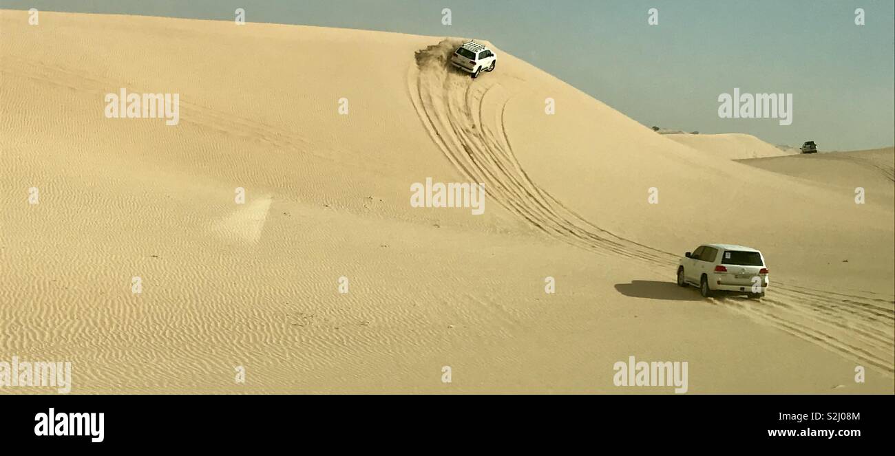 Abu Dhabi Desert jeep Safari - Smartphone-aufgenommenes Stockfoto