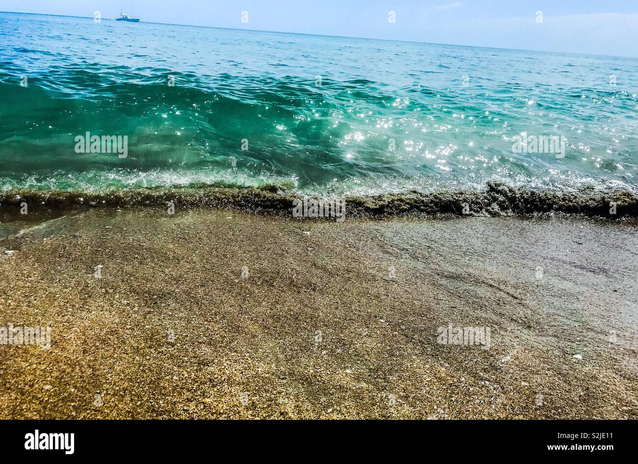Sommer Wellen brechen Stockfoto