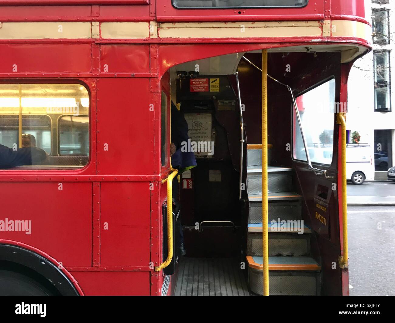 Vintage Routemaster Bus noch gelegentlich verwendet in London Stockfoto