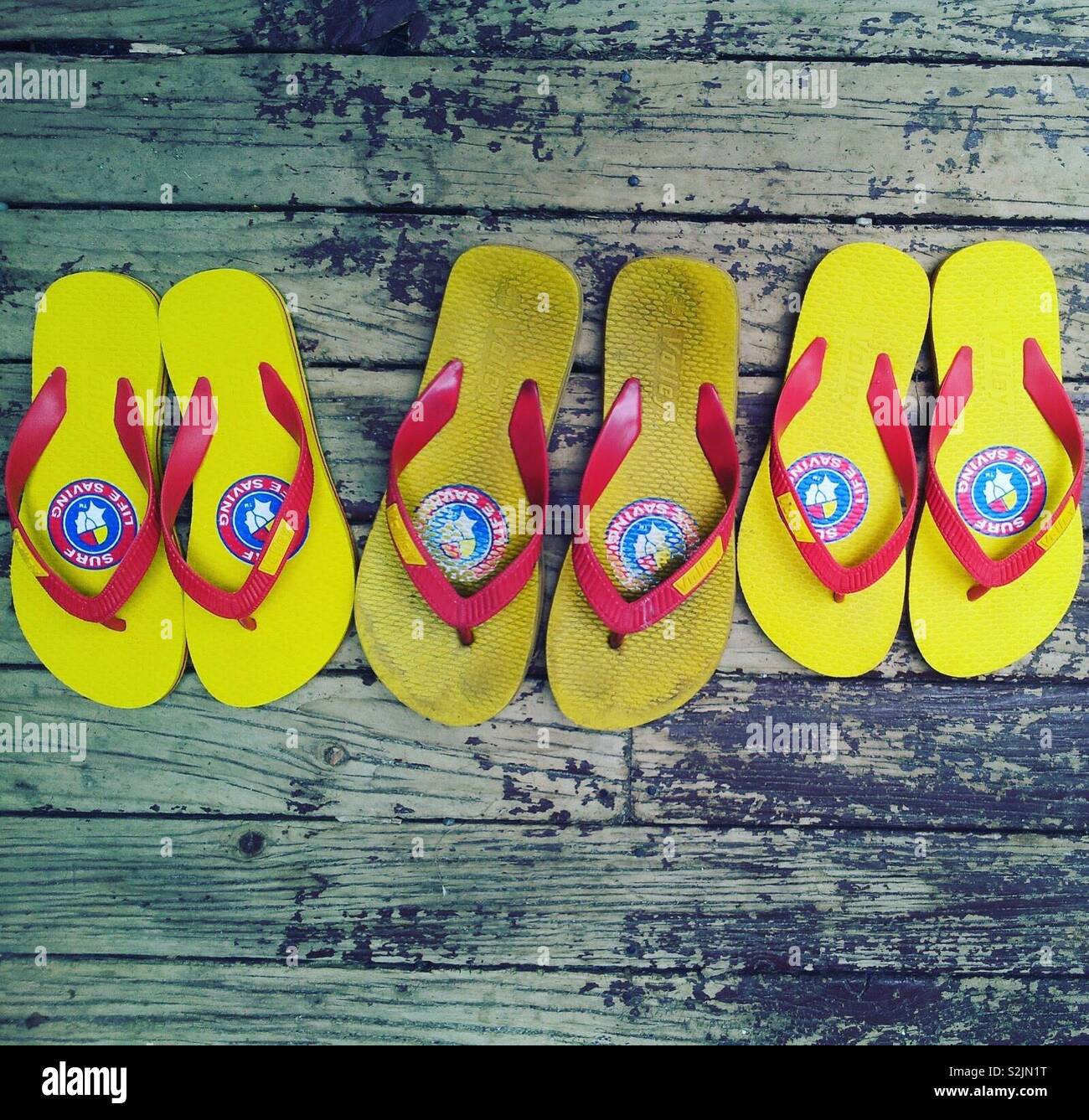 Surf Life Saving Australia Tangas auf dem Deck. Stockfoto