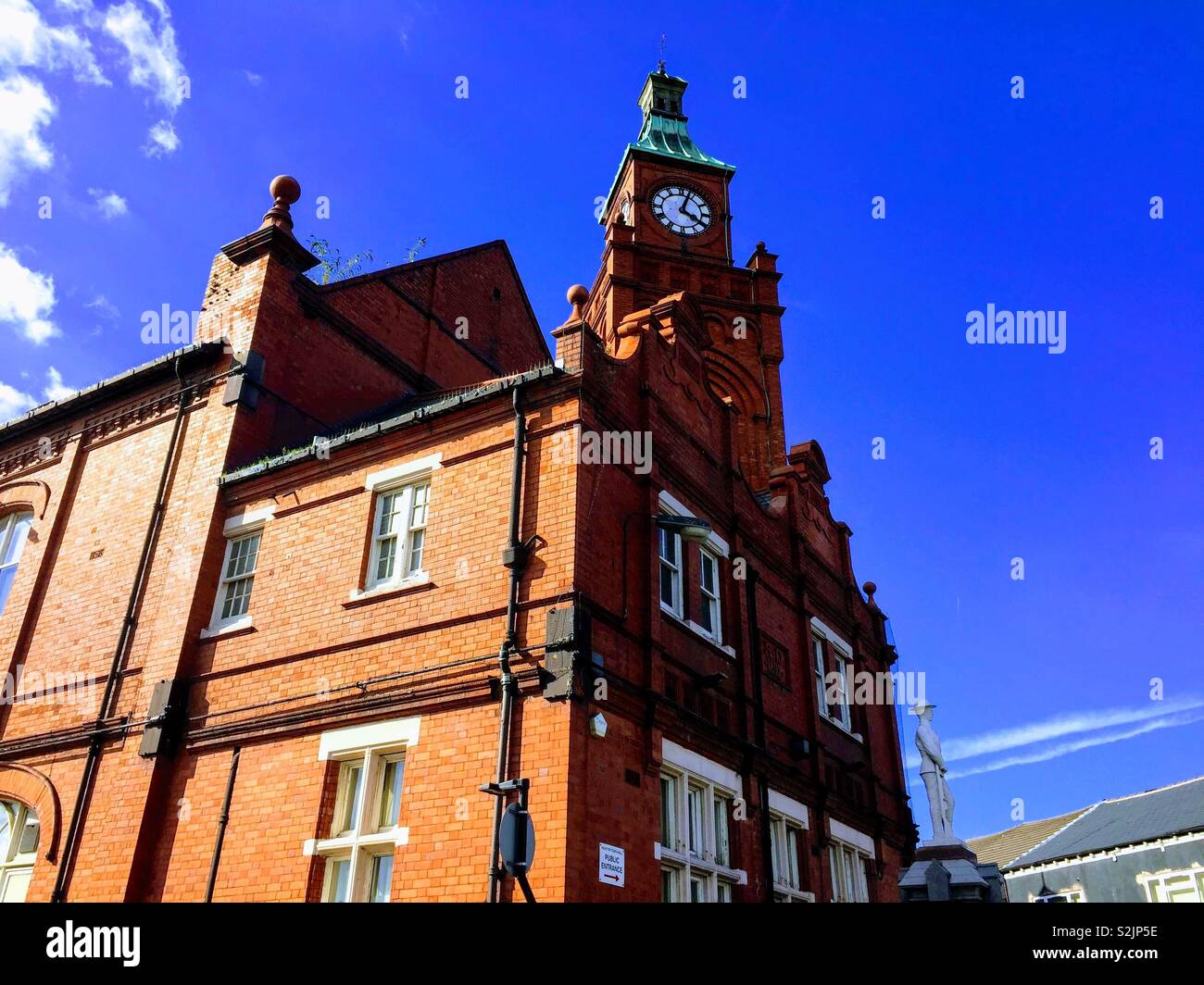 Rathaus Earlestown in Newton le Willows Merseyside viktorianischen Ziegelarchitektur von seiner besten Seite. Stockfoto