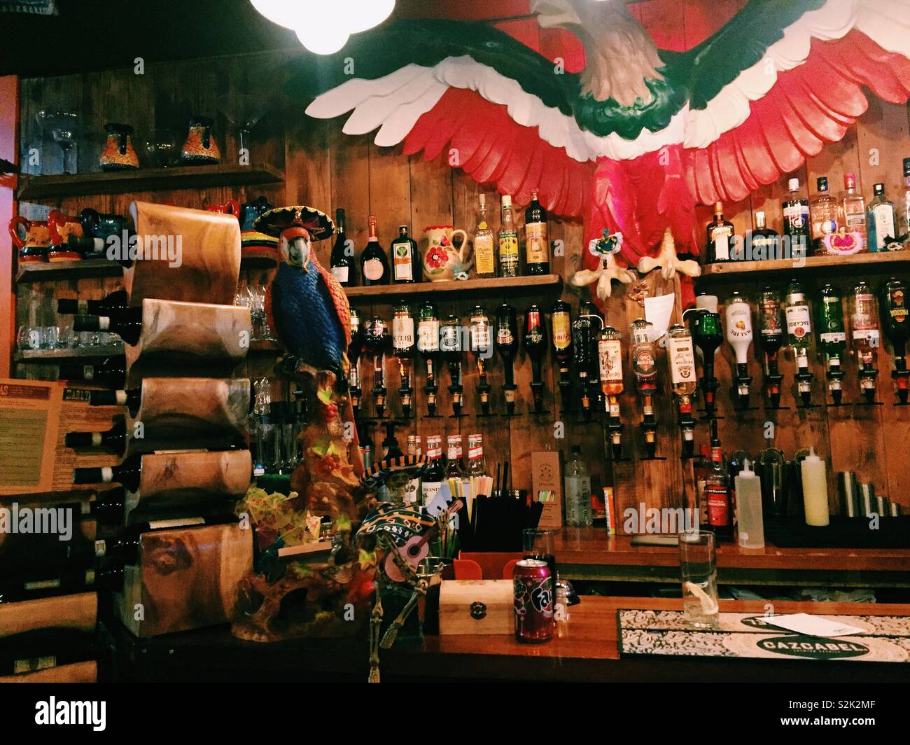 Foto von einem bunten mexikanischen Bar Restaurant mit Frage neue Film Filter bearbeitet Stockfoto