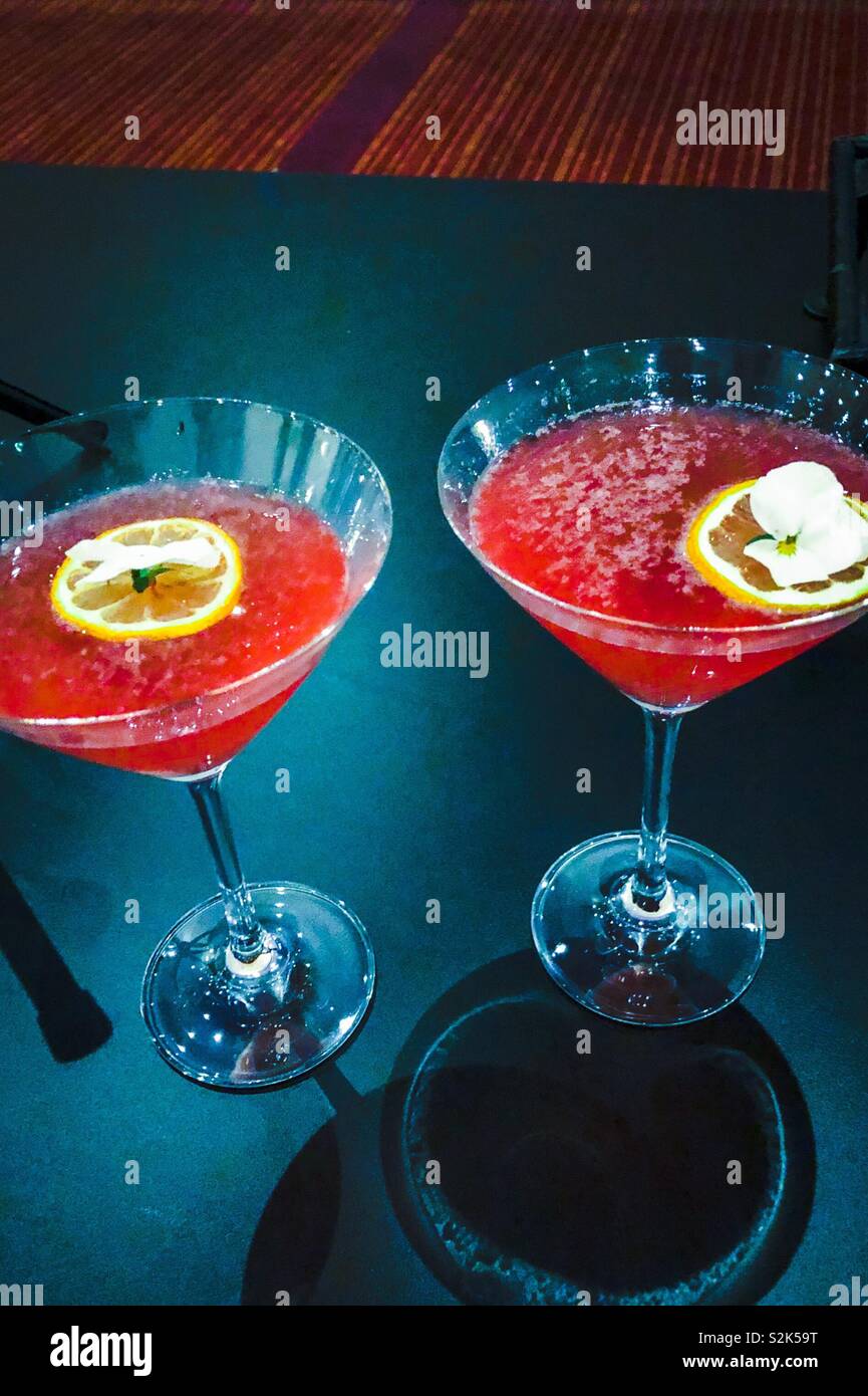 Gin cocktail Fotos und Bildmaterial in hoher Auflösung Alamy