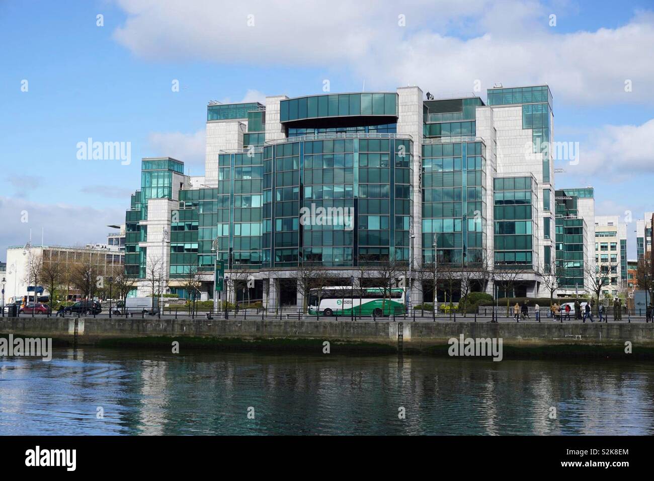 IFCS Haus am Fluss Liffey in Dublin, Irland, Europa Stockfoto