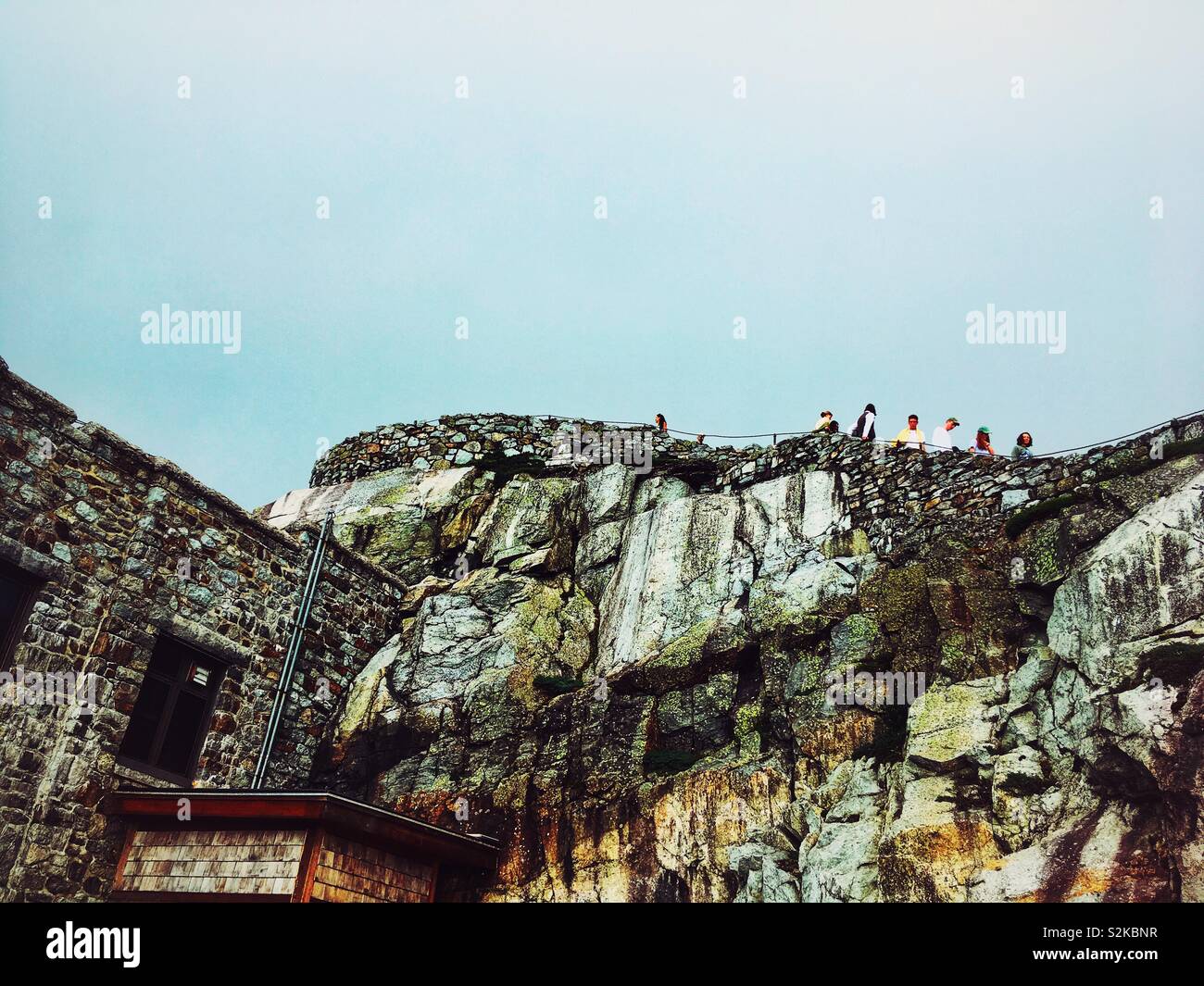 Touristen klettern und erforschen Whiteface Mountain in den Adirondack Mountains in New York, USA - Smartphone-aufgenommenes Stockfoto