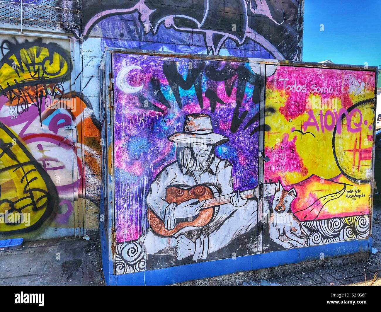 Urban Street Art in San José, Costa Rica. - Smartphone-aufgenommenes Stockfoto