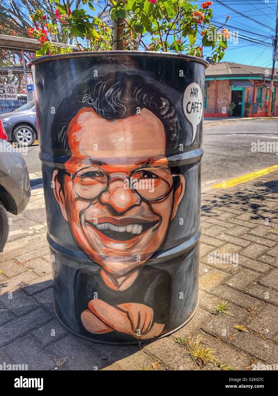 Urban Street Art im Barrio Escalante, San José, Costa Rica. - Smartphone-aufgenommenes Stockfoto