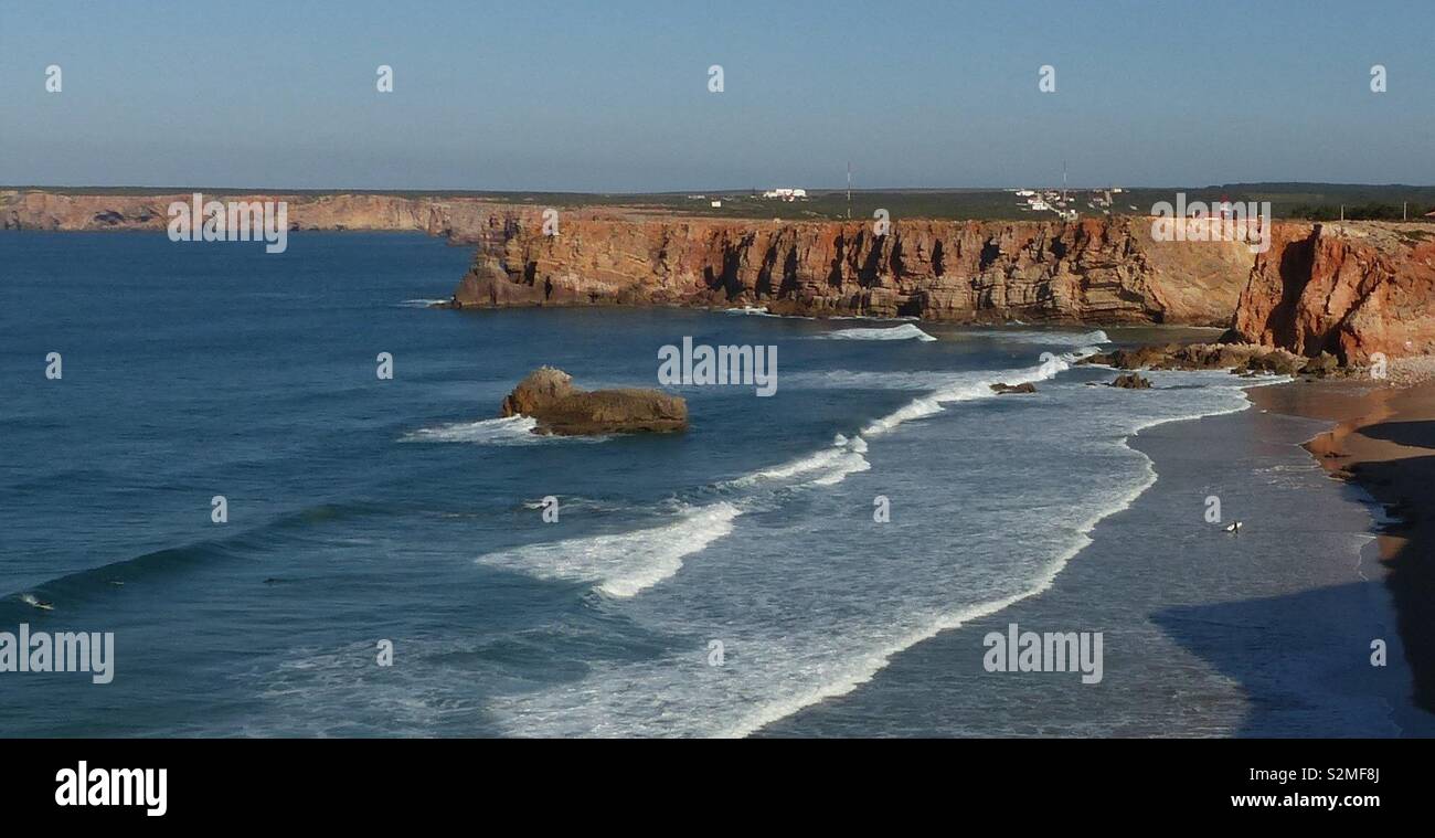 Klippen bei Sagres Portugal Stockfoto