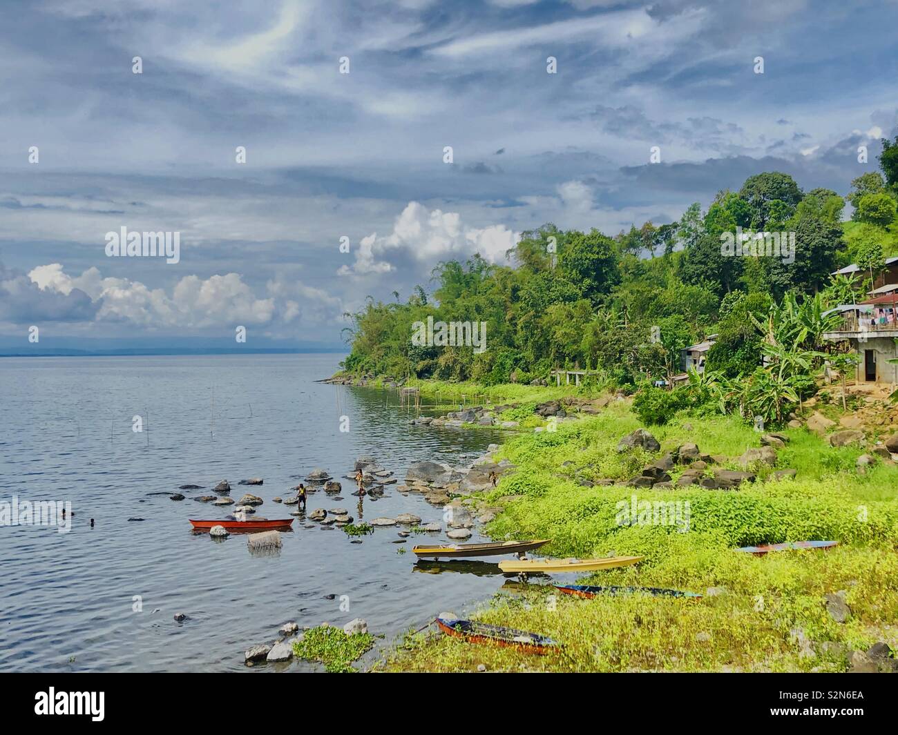 Früh morgens am Lake Lanao in Marawi Stadt. Der See ist einer der 15 ältesten See der Welt. Stockfoto