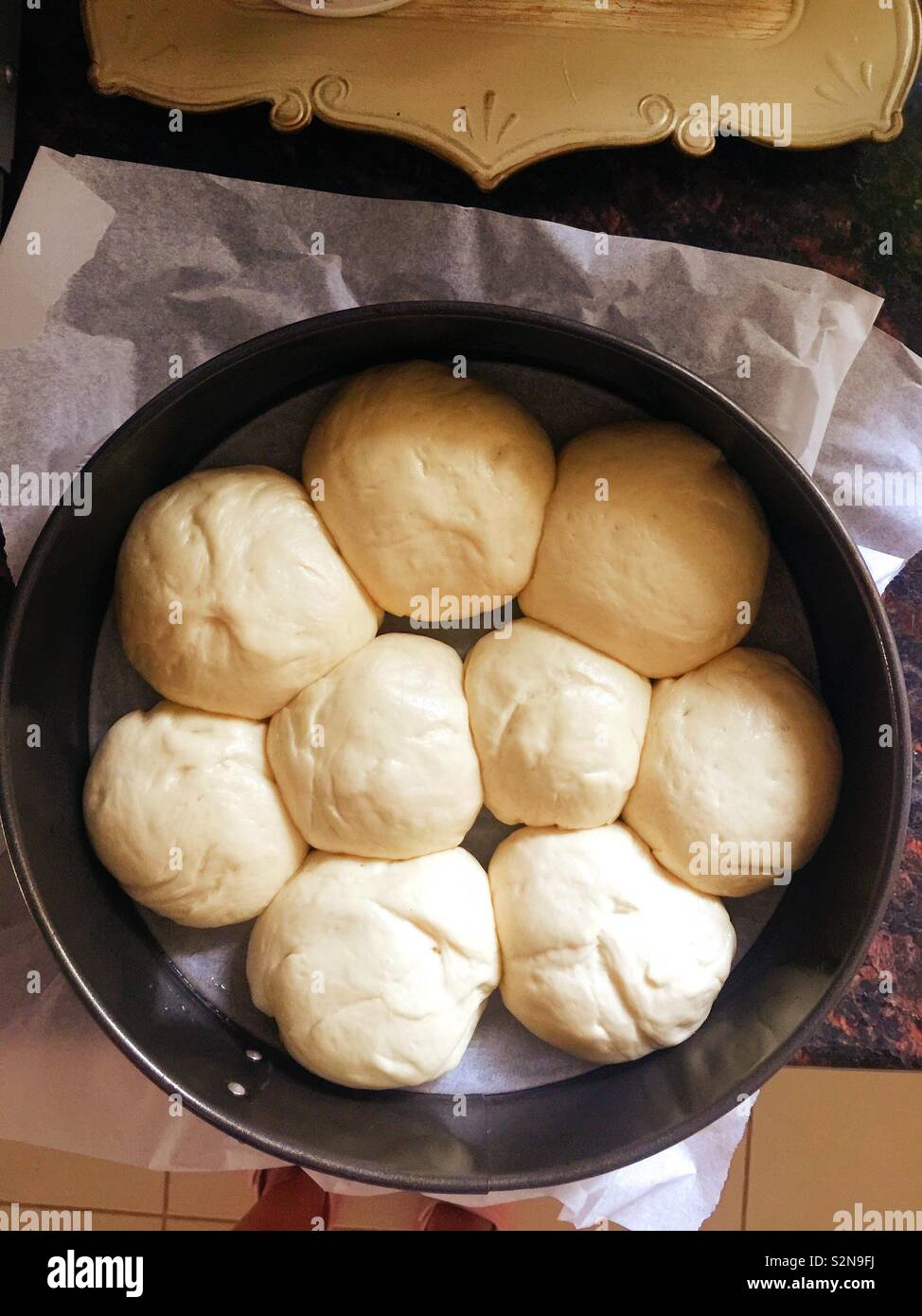 Abendessen Brötchen bereit für Backen - Smartphone-aufgenommenes Stockfoto