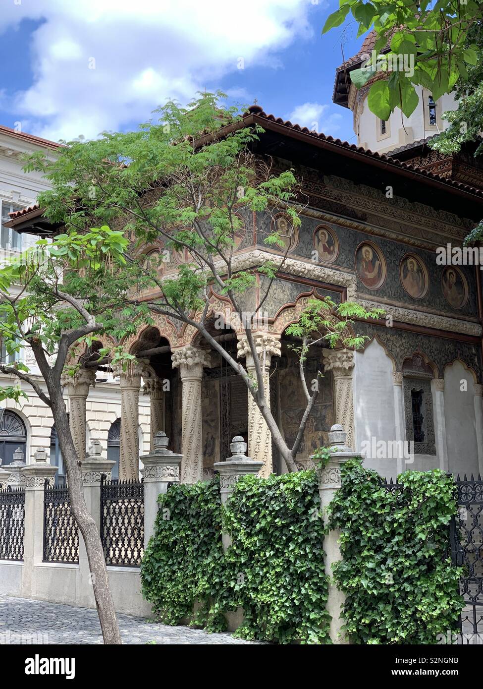 Blick auf die östliche orthodoxe Kloster von Stavropoleos, Tavropoleos Straße, Bukarest Stockfoto