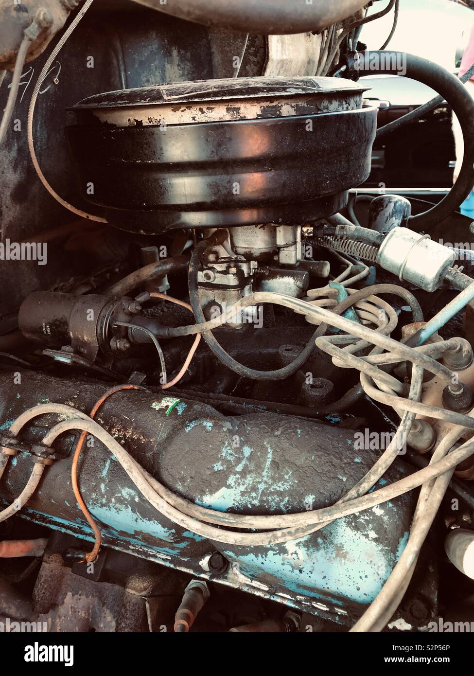 Motor in einer Farm Korn 1973 Lkw schleppen Stockfoto