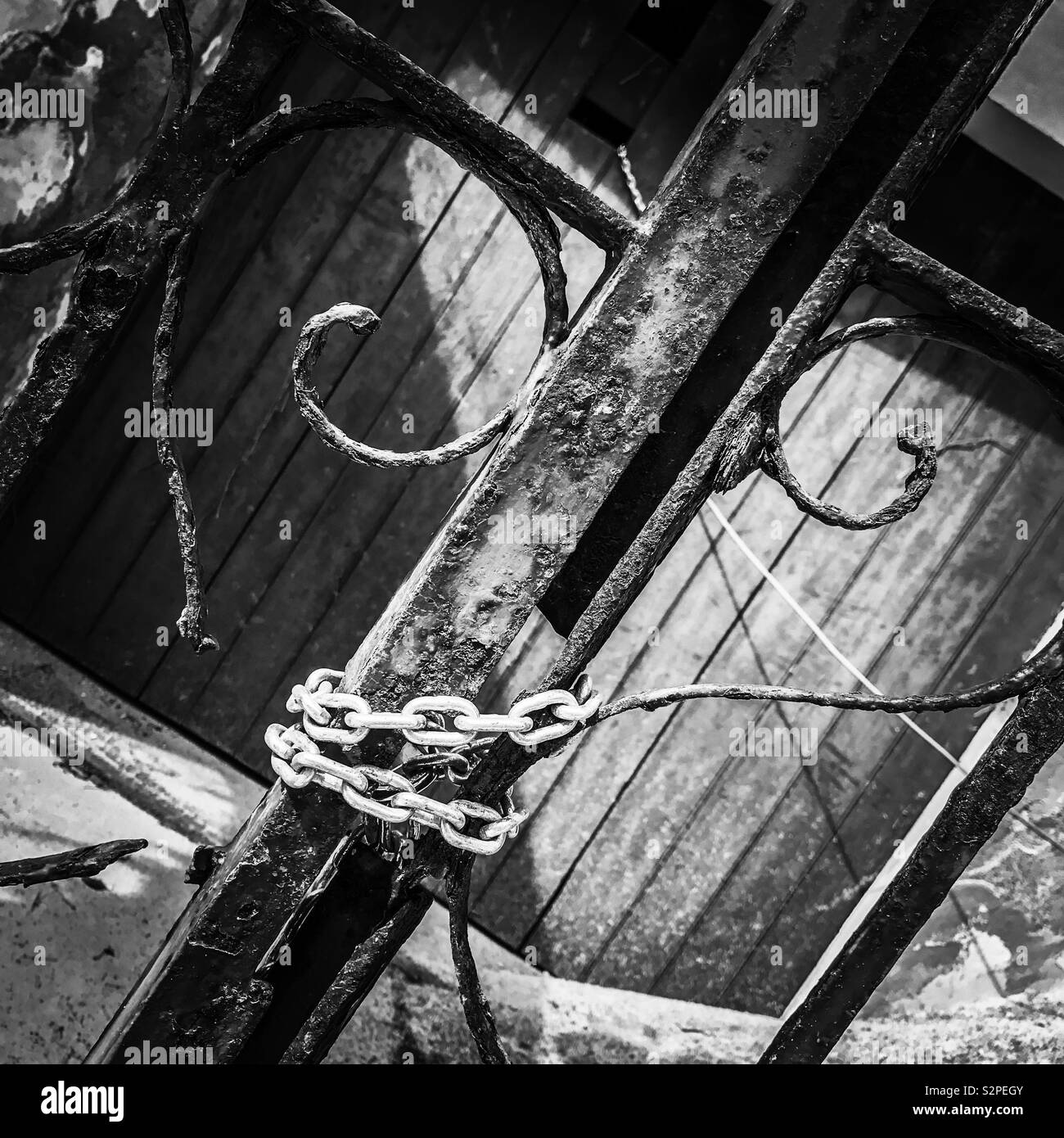 Eisentore - Smartphone-aufgenommenes Stockfoto