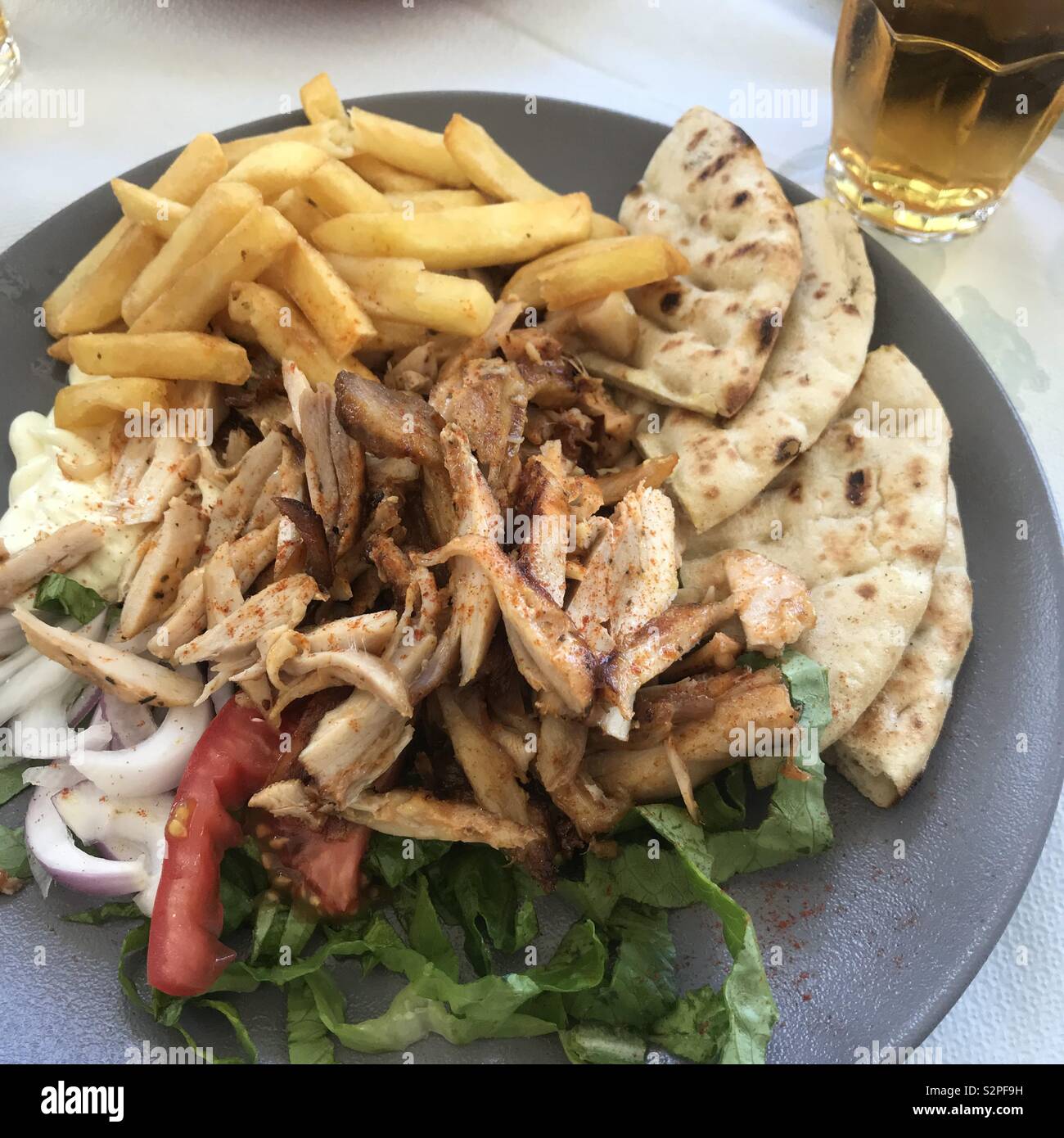 Hähnchen Gyros in Griechenland Stockfoto Hähnchen Gyros in Griechenland Stockfoto