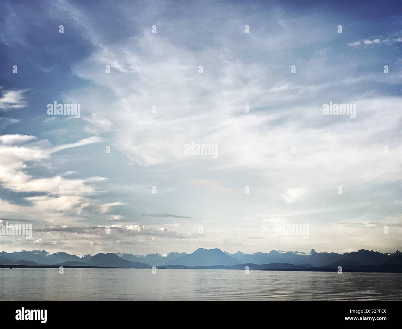 Coastal Mountains und Georgia Strait, British Columbia, Kanada Stockfoto