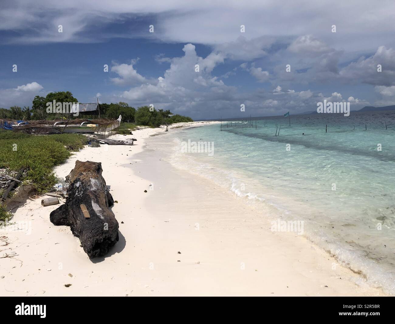 Weißem pudersand der Minis Insel in Konflikt zerrissenen Stadt Patikul, Sulu im Süden der Philippinen. - Smartphone-aufgenommenes Stockfoto