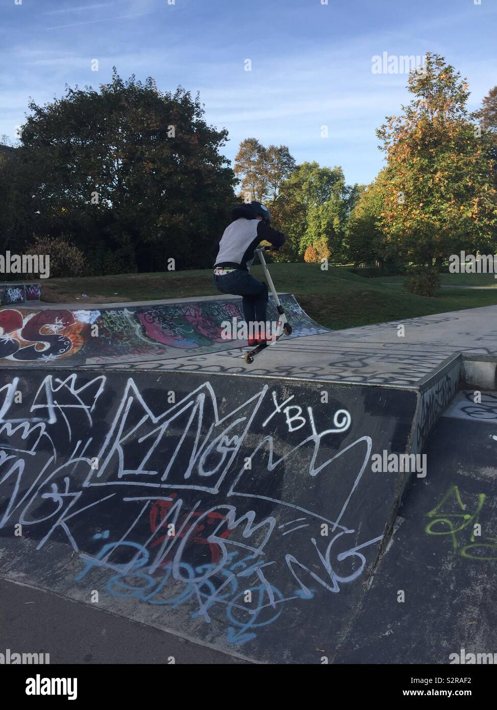 Skate park Roller springen Stockfoto