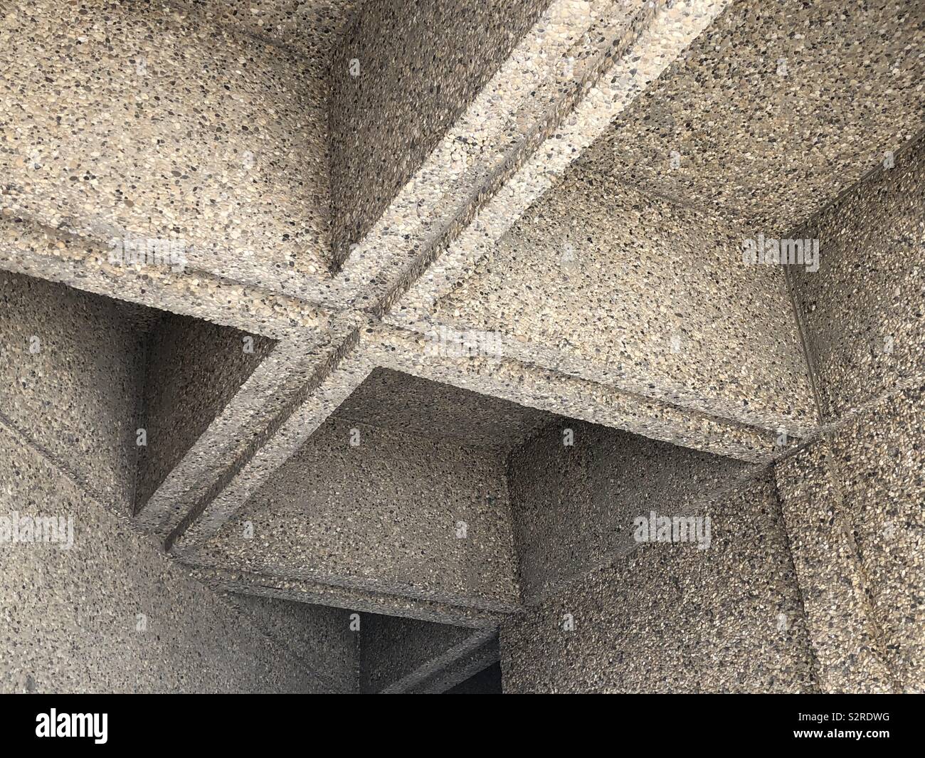 Geometrische brutalist Beton Stockfoto