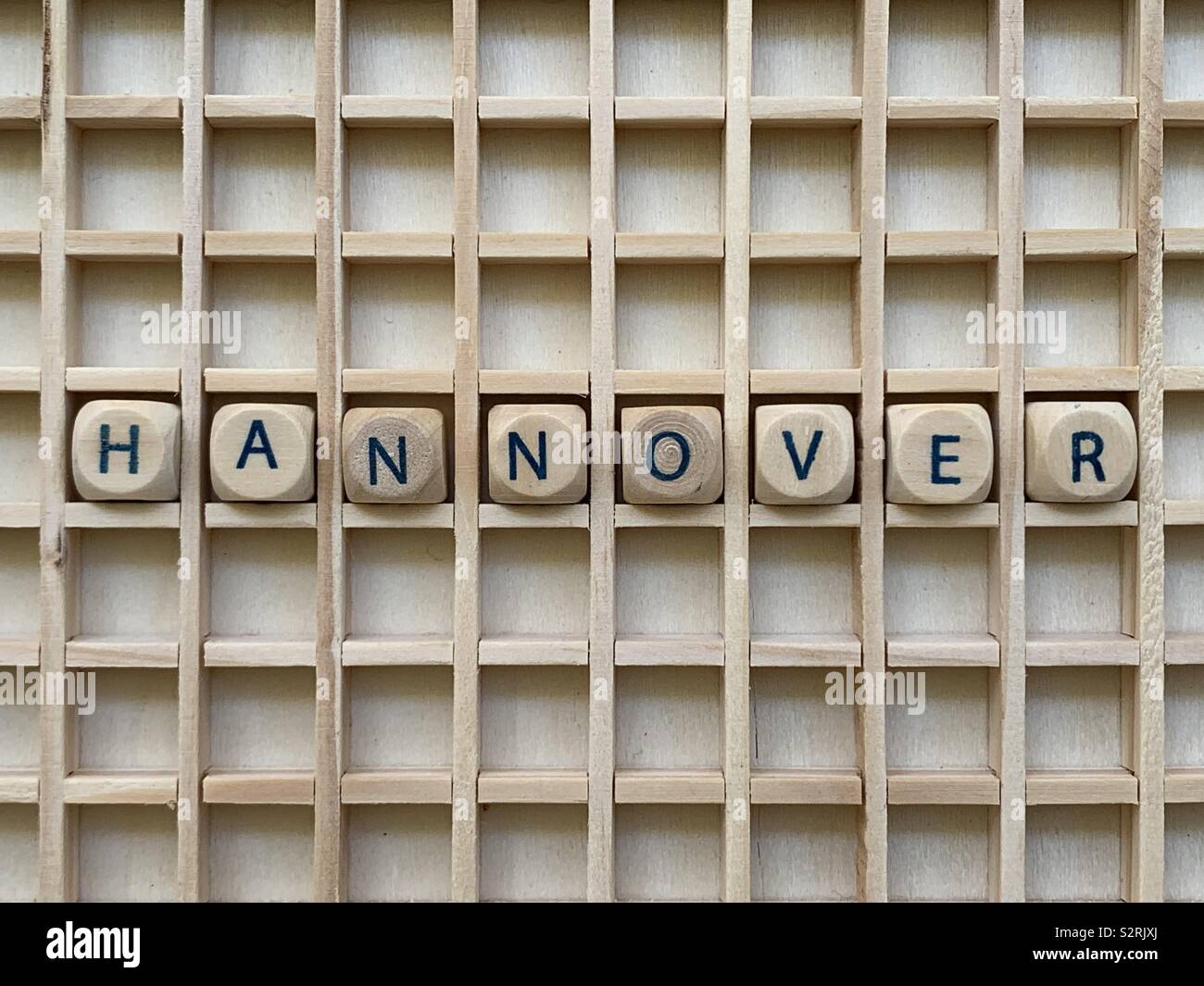 Hannover, Deutschland, Souvenir mit einer Komposition aus Holz Würfel Würfel Buchstaben Stockfoto