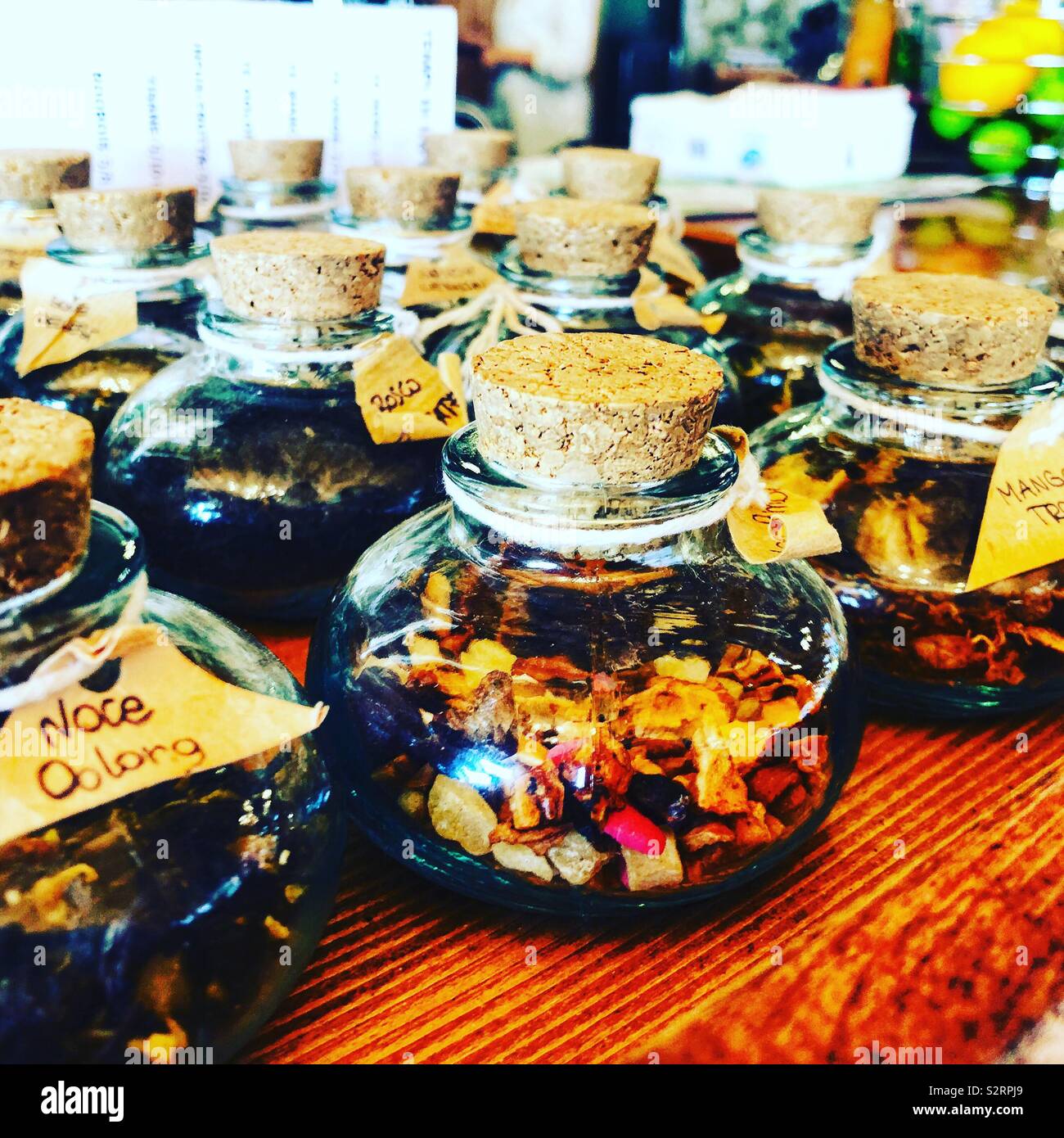 Tee im Cafe, Asiago, Italien, 2019 Stockfoto