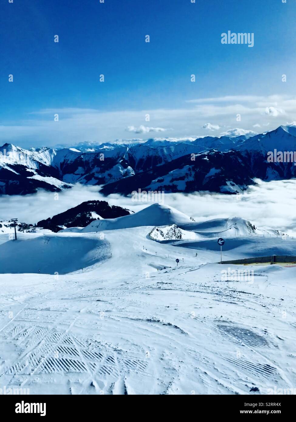 Skilift österreichischen Berge bei klarem Himmel Stockfoto