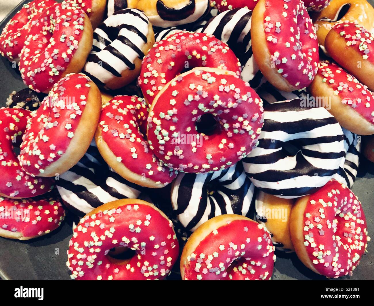 Sehr leckere Donuts am Brunch Buffet in Reykjavik, Island Stockfoto