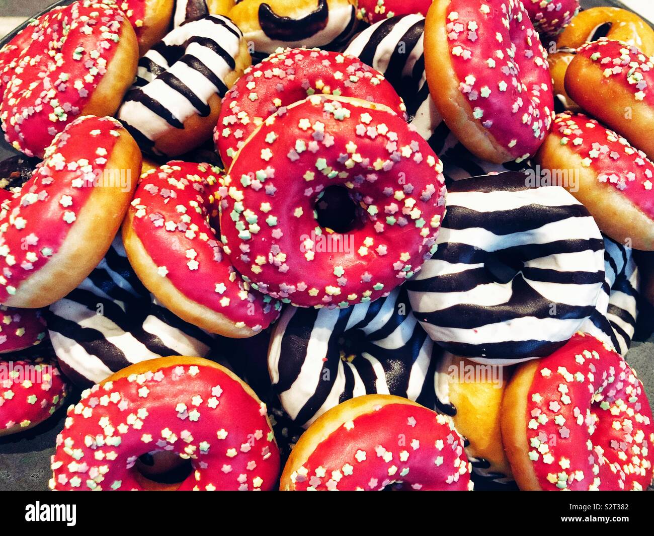 Sehr leckere Donuts am Brunch Buffet in Reykjavik, Island Stockfoto