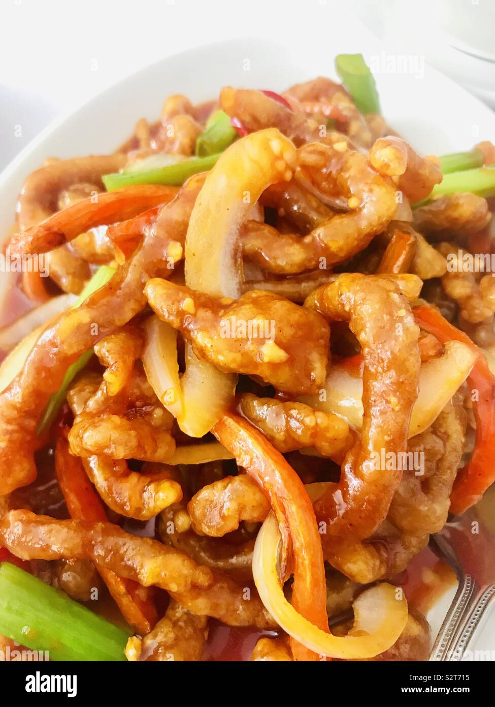 Chinesische knusprige chili Rindfleisch in süß-saurer Sauce Stockfoto