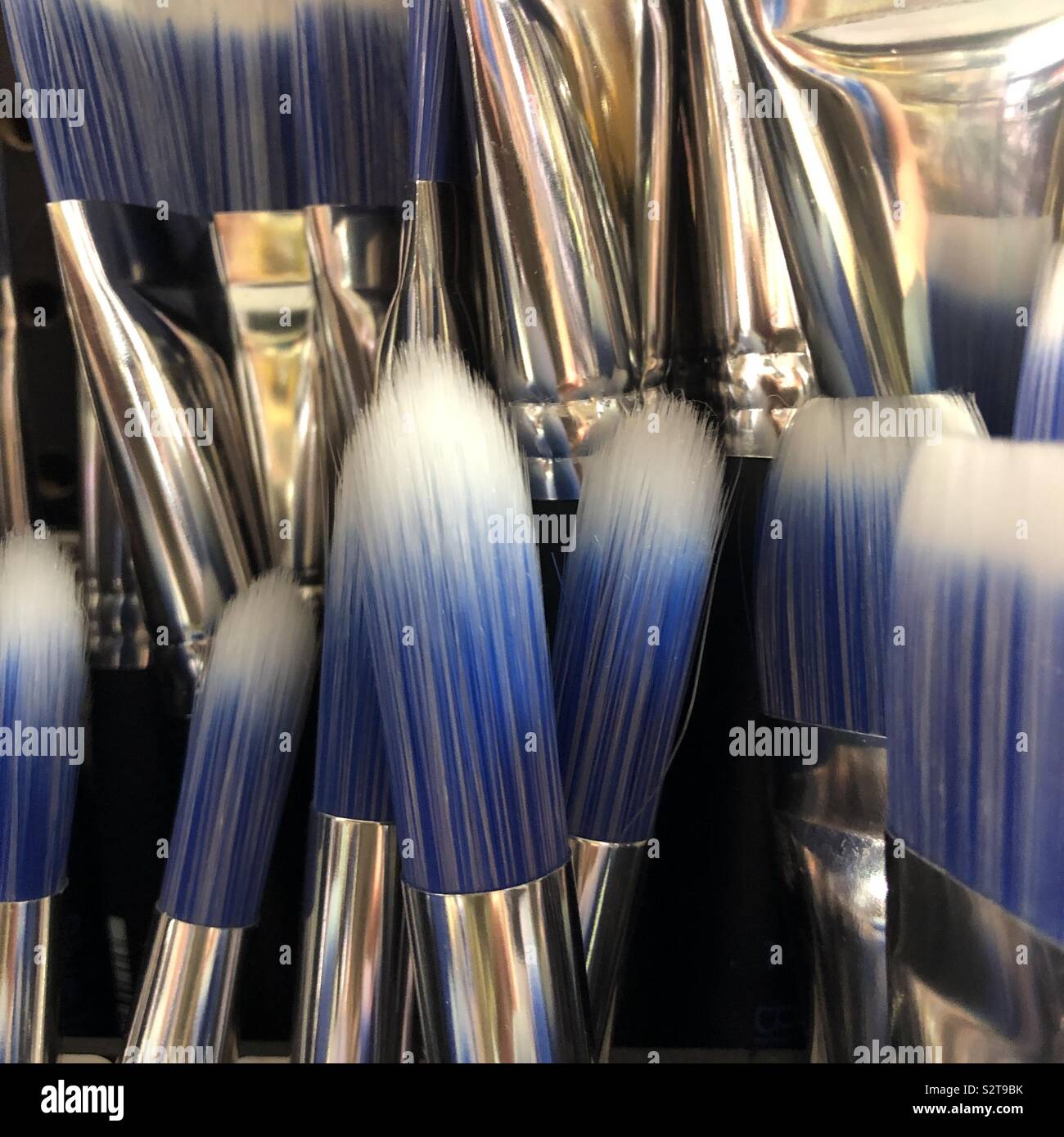 Pinsel im Art store, Toronto, Kanada, Juli 2019 Stockfoto