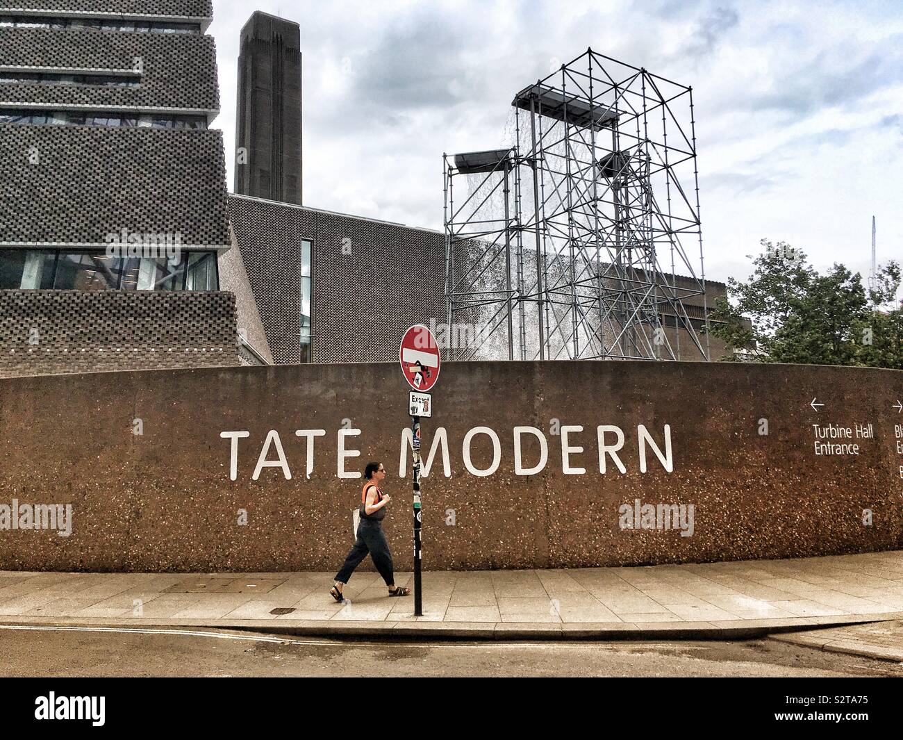 Olafur Eliassons Installation außerhalb der Tate Modern in London am 21. Juli 2019 Stockfoto