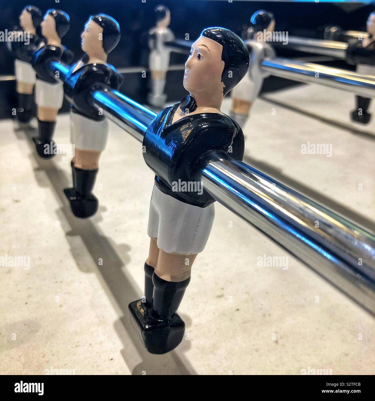 Eine Nahaufnahme der Spieler auf eine foosball Tabelle Stockfoto