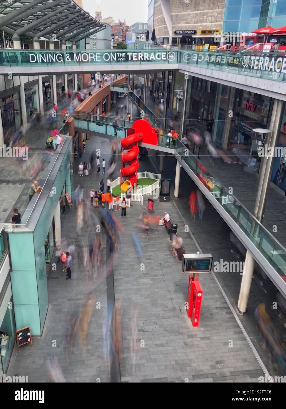 Einkaufszentrum Liverpool One, langen Belichtungszeit. Stockfoto