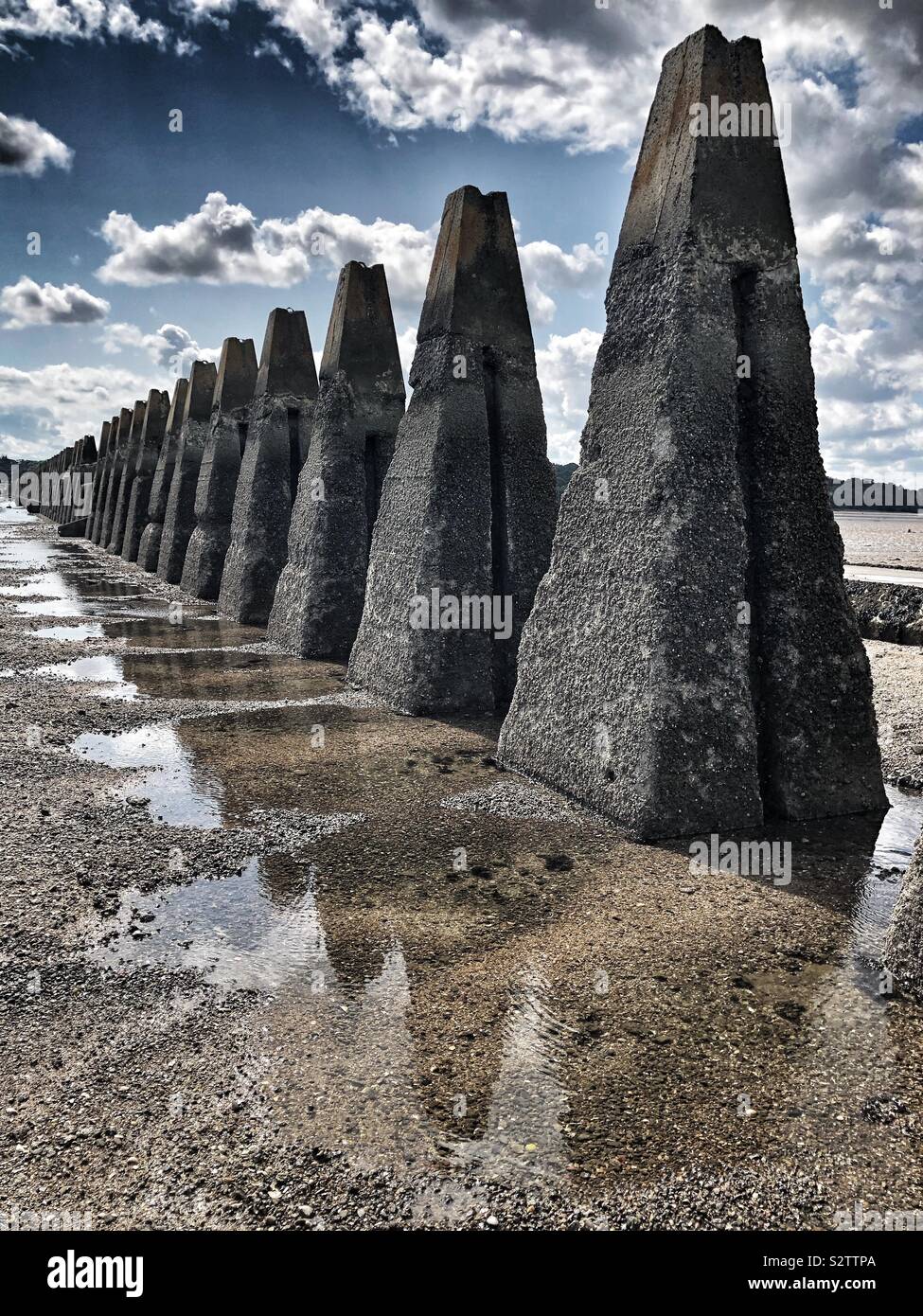 Cramond Causeway bei Ebbe, Edinburgh Stockfoto