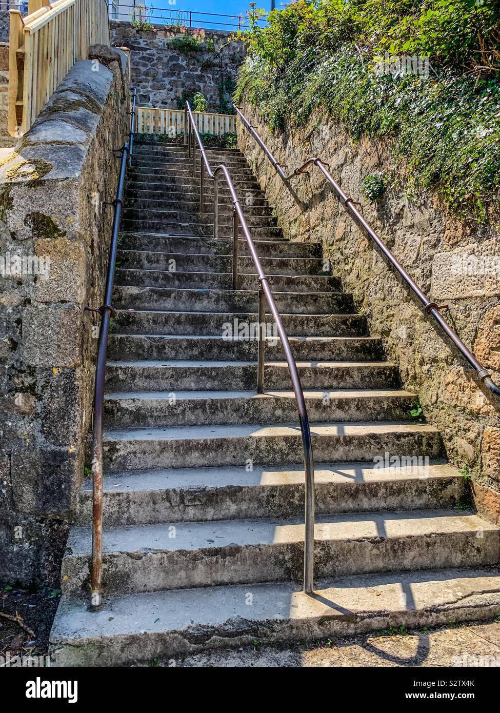 Steile Stufen in St Ives Cornwall Stockfoto