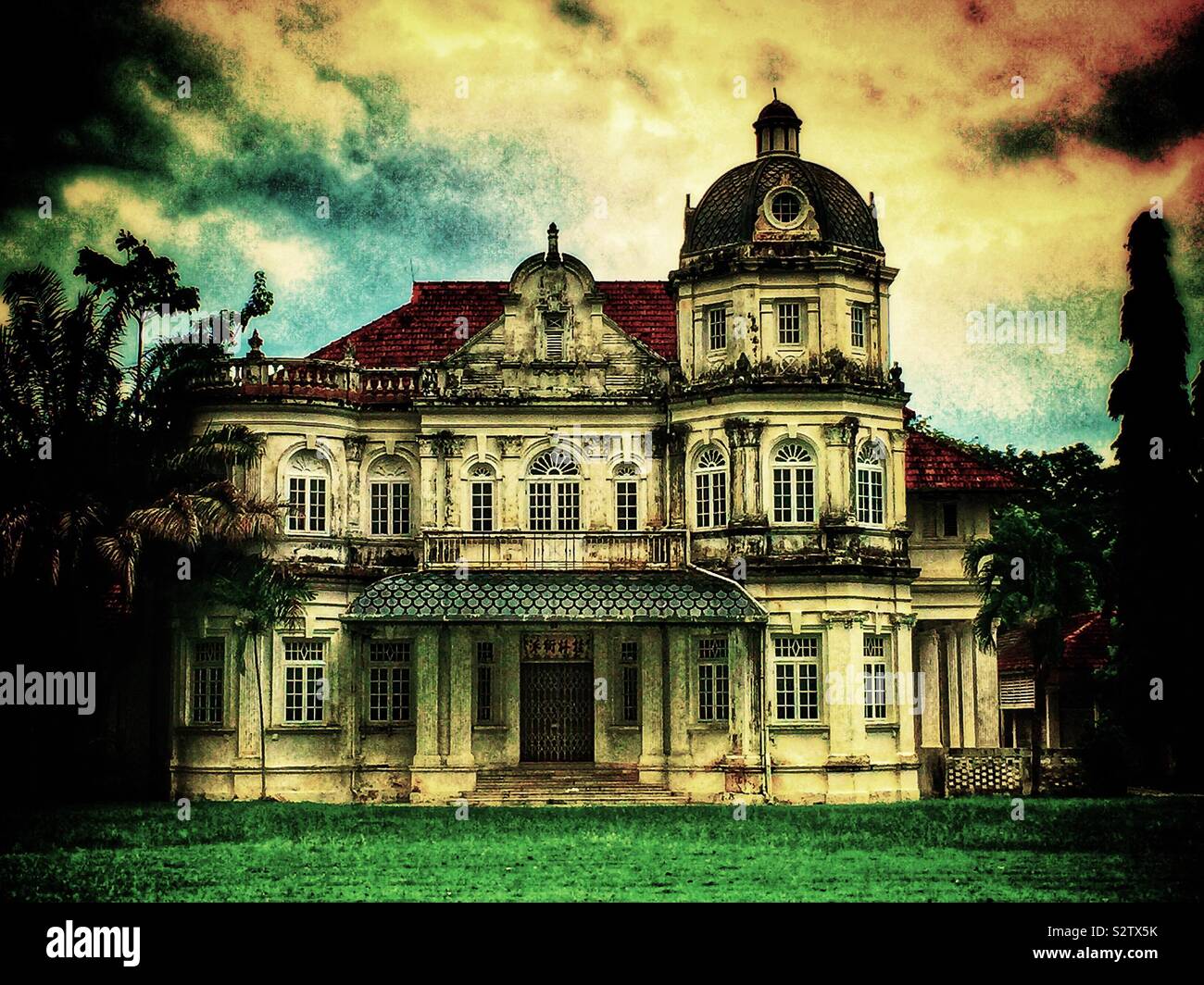 Woodville, einem Herrenhaus 1925 an der Jalan Sultan Ahmad Shah (ehemals Northam Road), Georgetown, Penang, Malaysia - Smartphone-aufgenommenes Stockfoto