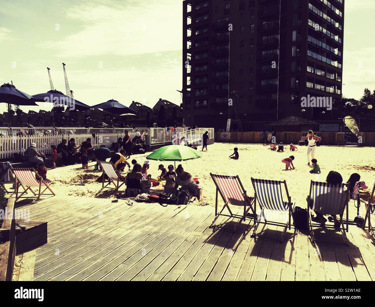 Das Dock Pool Strand, Royal Docks, London, England, Vereinigtes Königreich. Stockfoto