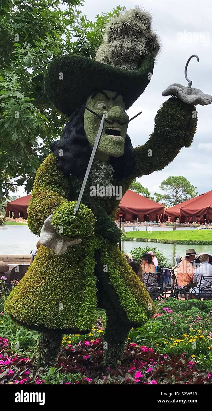 Epcot Blumen und Garten Festival 2019 - Captain Hook von Peter Pan Formgehölze - Orlando, Florida, USA Stockfoto