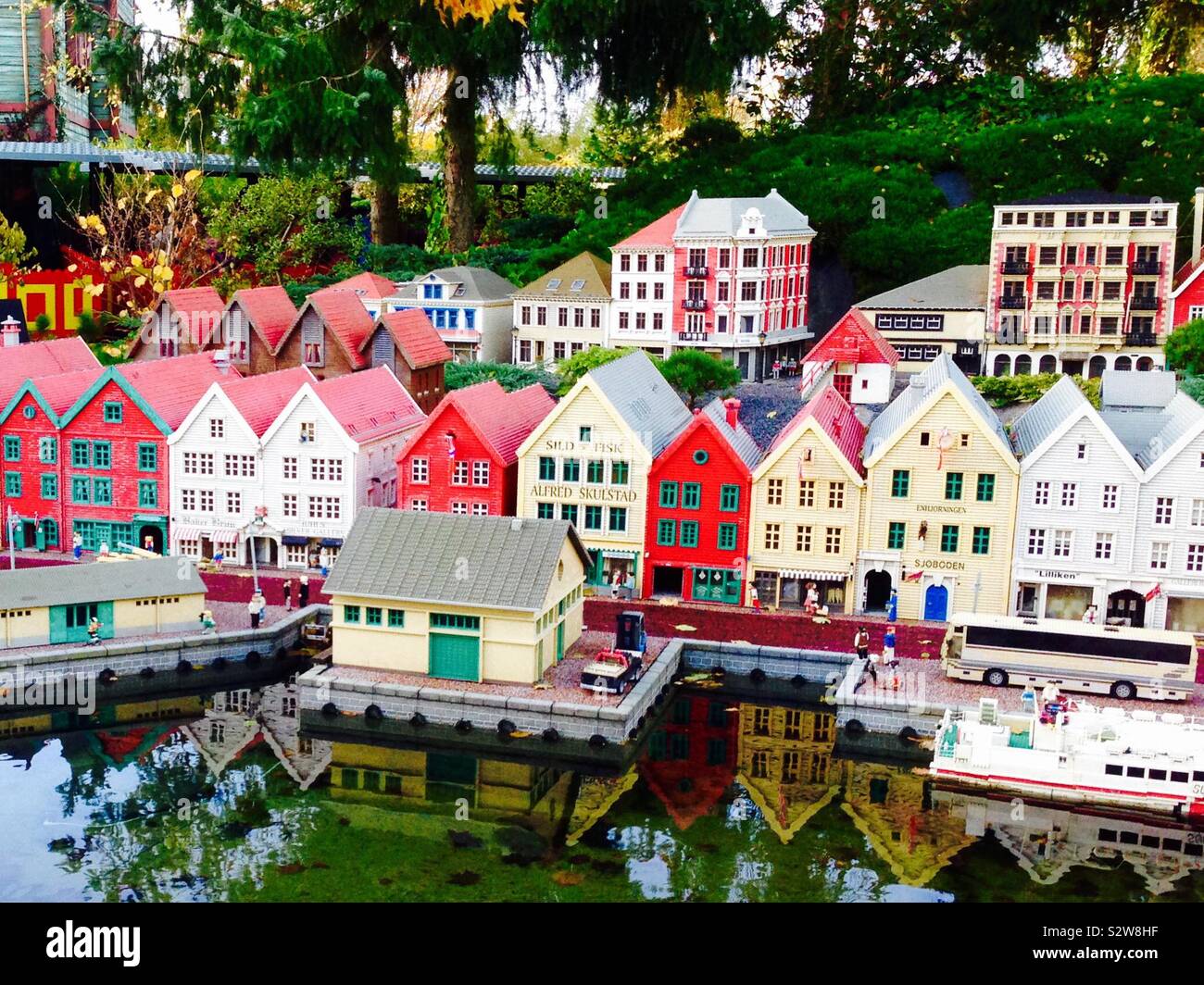 Ein LEGO Modell eines norwegischen Fischerdorf an der ursprünglichen Legoland in Billund, Dänemark. Stockfoto