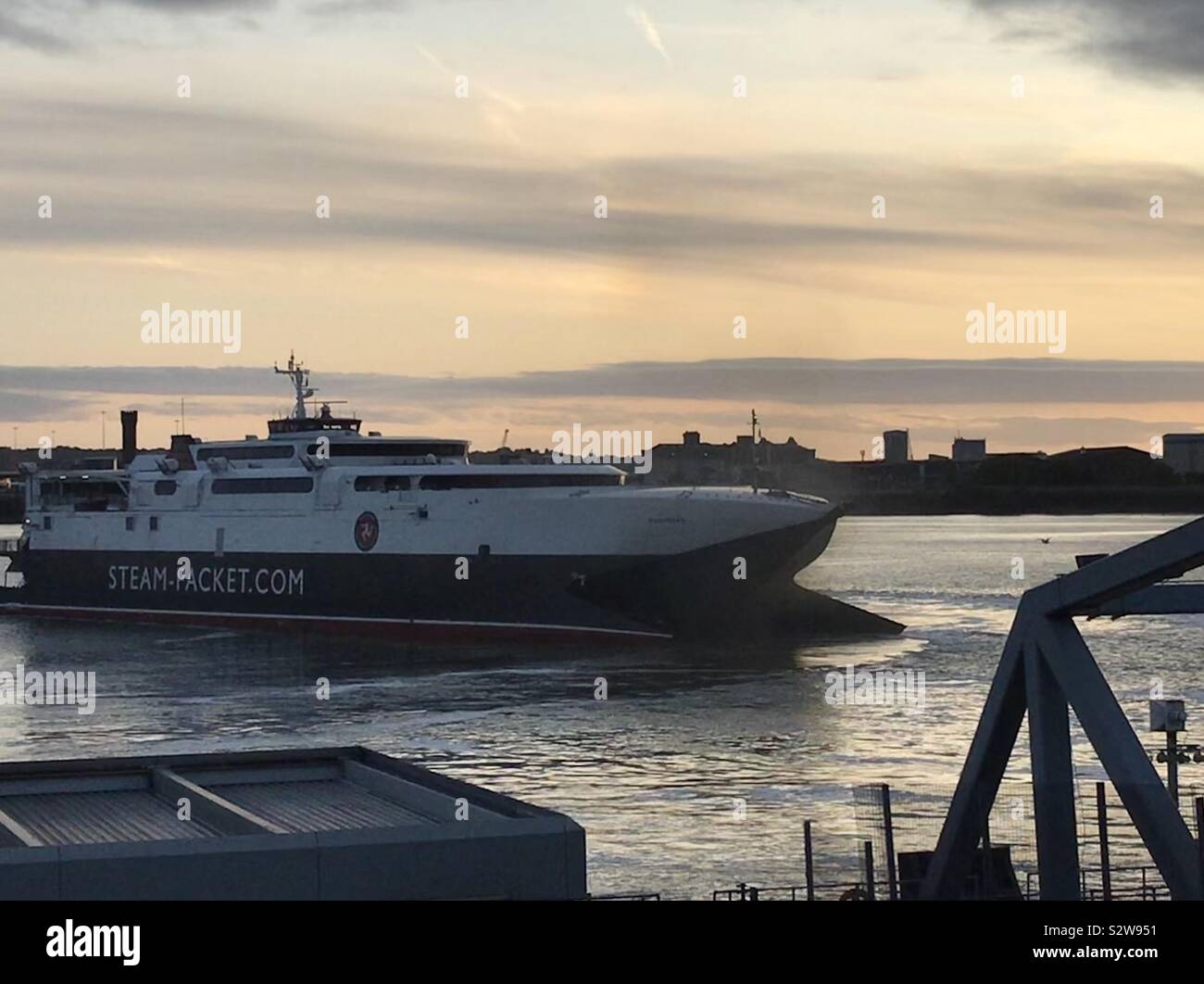 Manannan verlassen Liverpool Docks Stockfoto