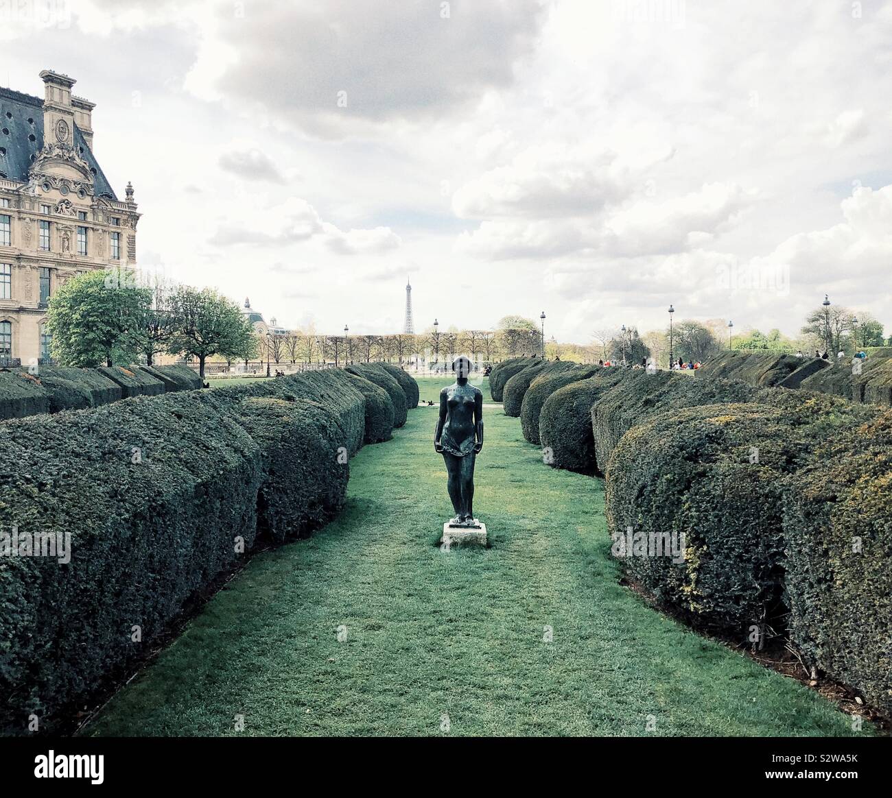 Die Tuilerien und Statue - Smartphone-aufgenommenes Stockfoto