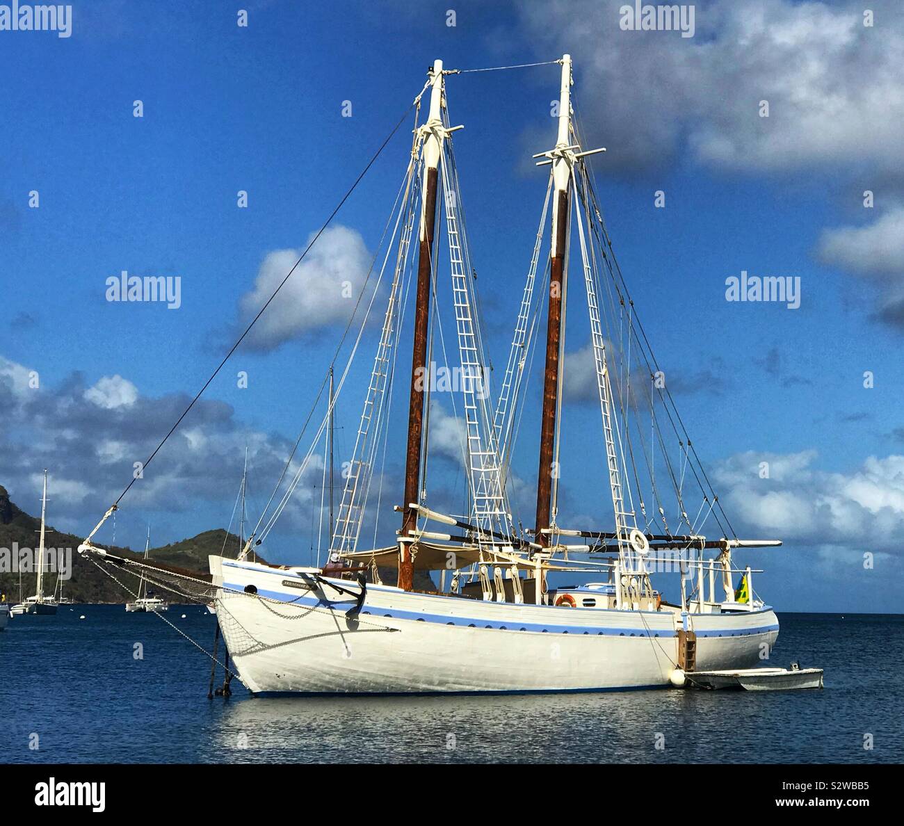Freundschaft Rose Karibik Schoner in der Admiralty Bay und Port Elizabeth, Bequia, St. Vincent und die Grenadinen - Smartphone-aufgenommenes Stockfoto