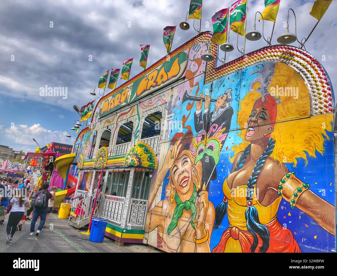 Mardi Gras Fun House an der kanadischen nationalen Ausstellung in Toronto, Ontario. Stockfoto