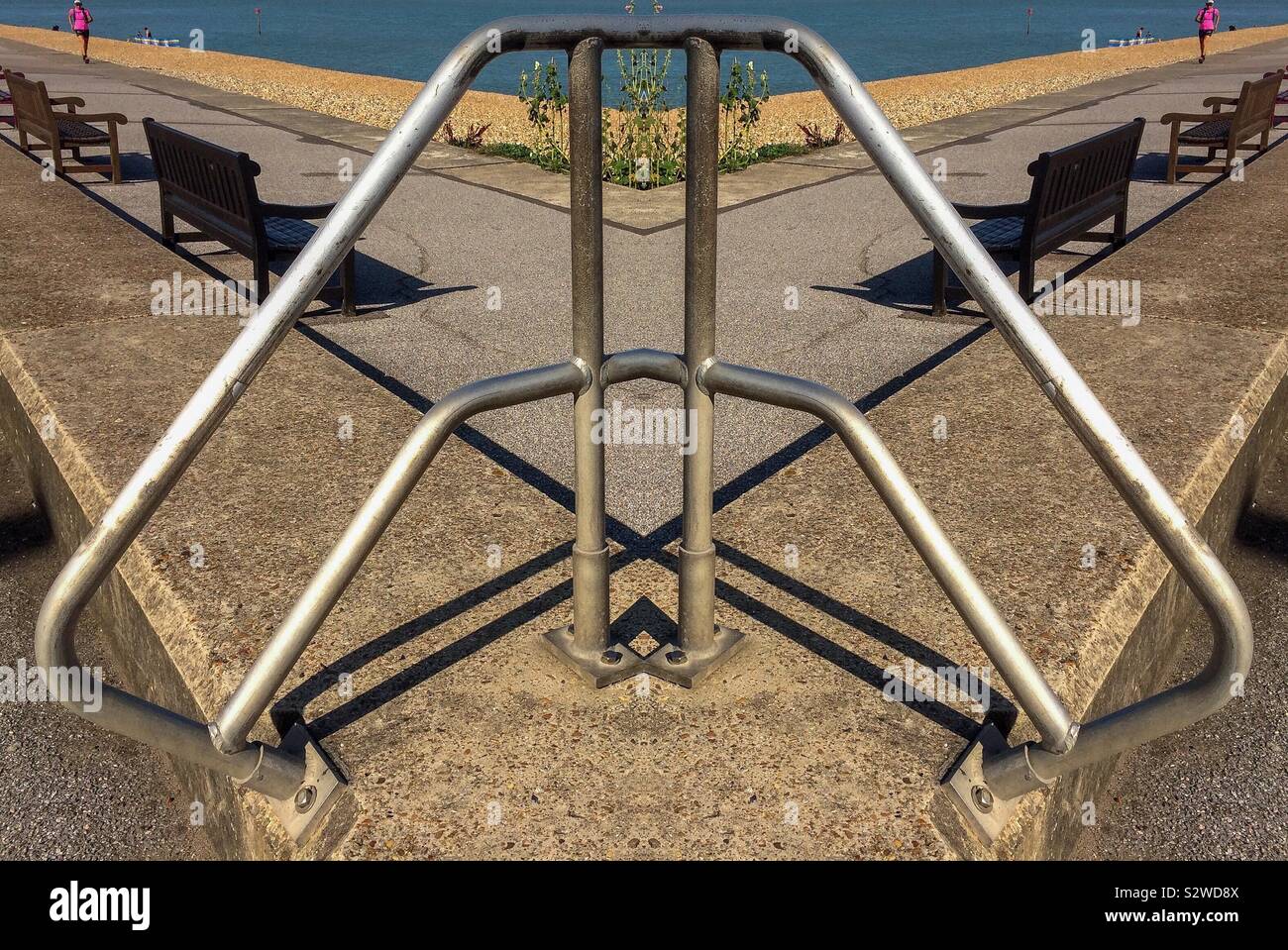 Meer Verteidigung auf Deal Strand - Smartphone-aufgenommenes Stockfoto