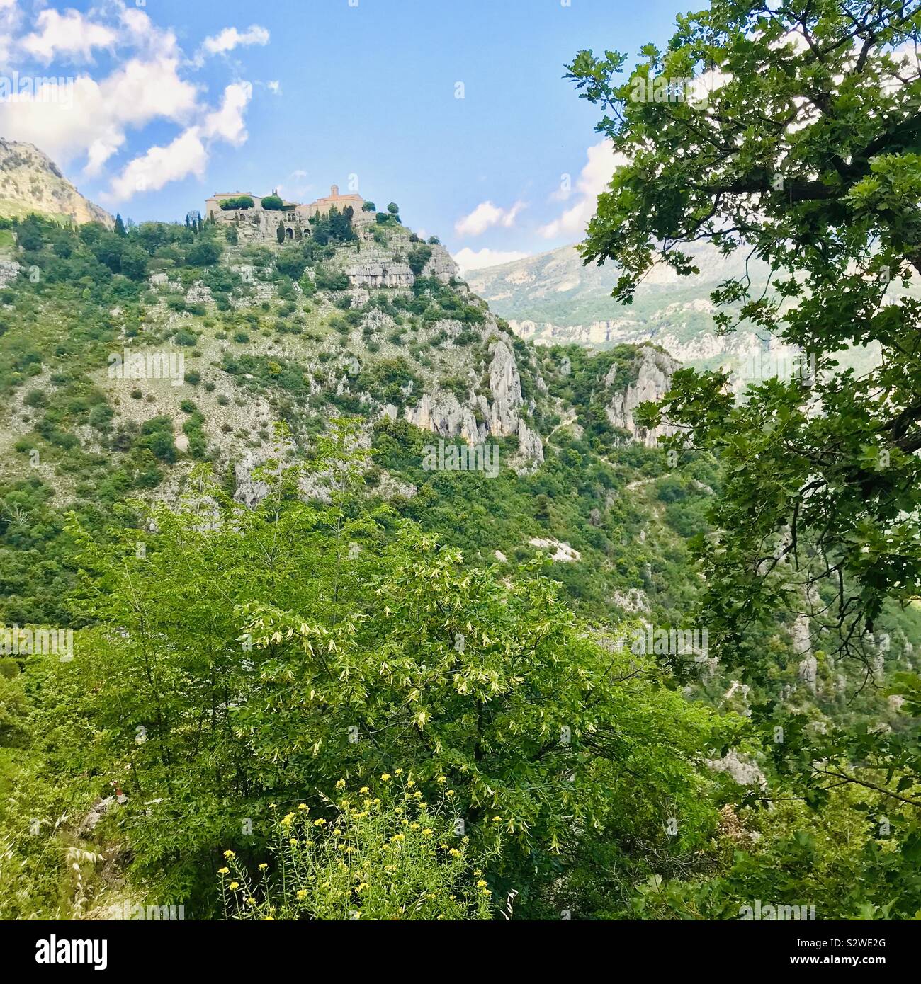 Berg Dorf in der Provence, im Süden Frankreichs Stockfoto