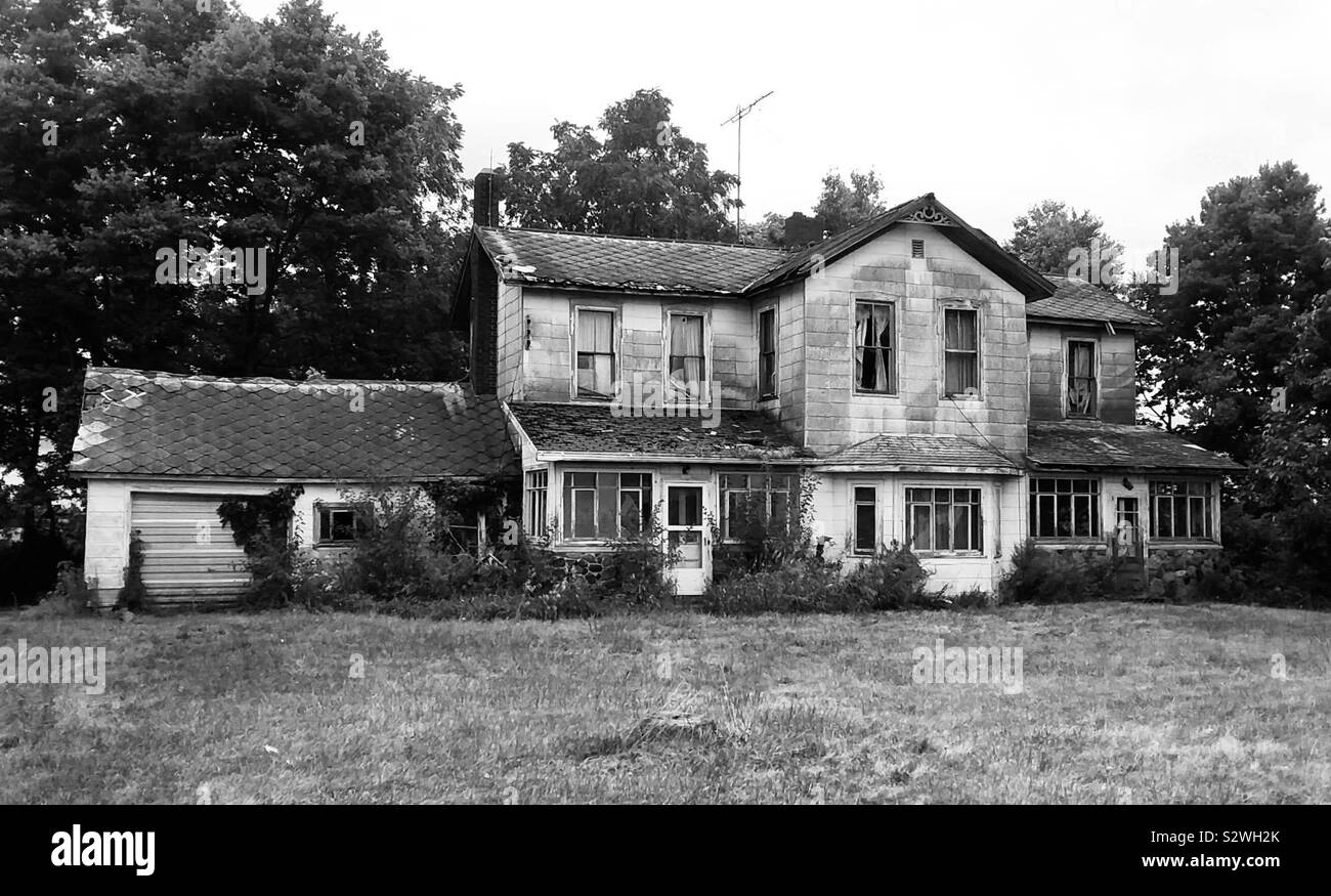 Haunted House Black And White Stockfotos & Haunted House Black And