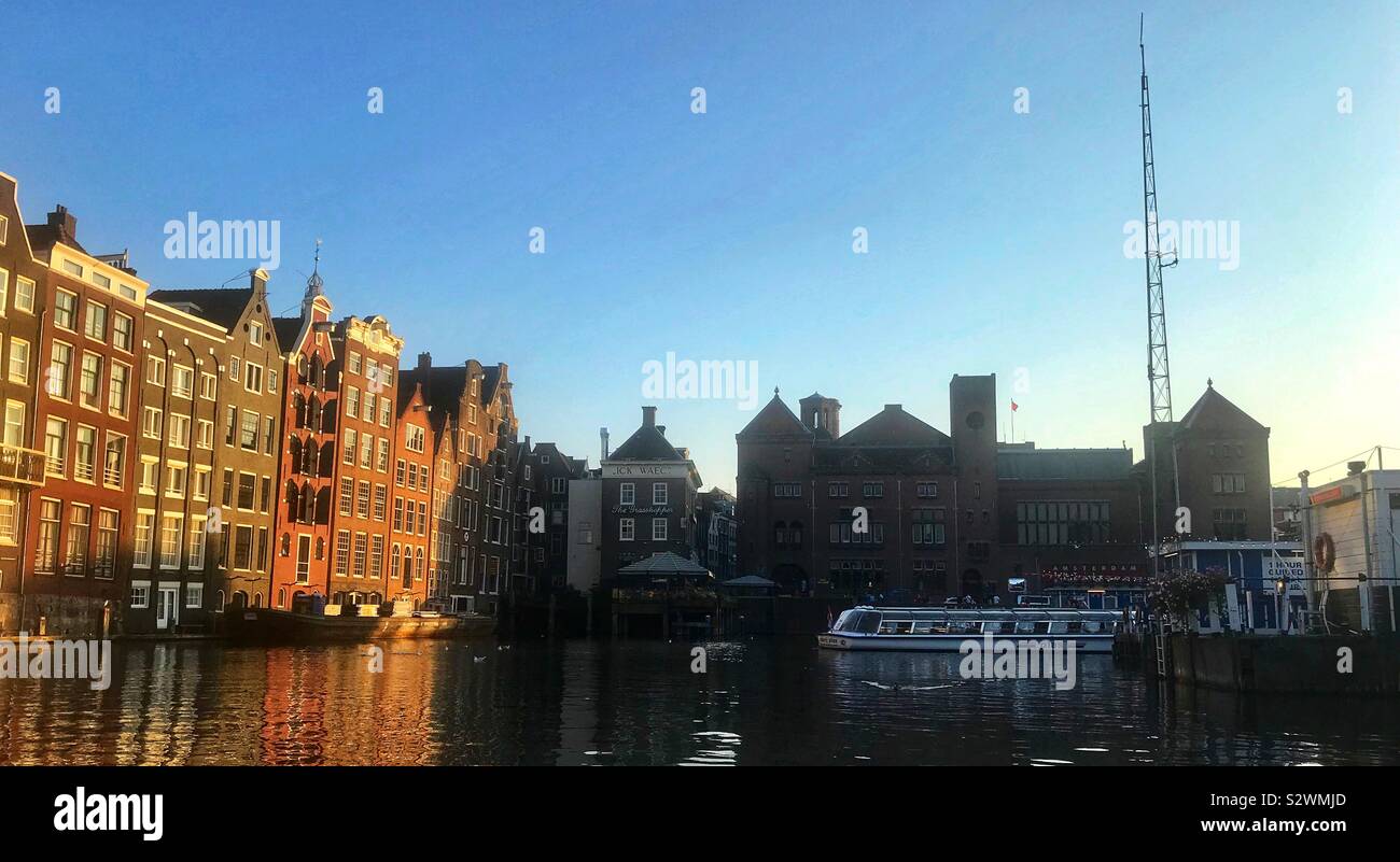 Amsterdam Grachtenfahrt - Smartphone-aufgenommenes Stockfoto