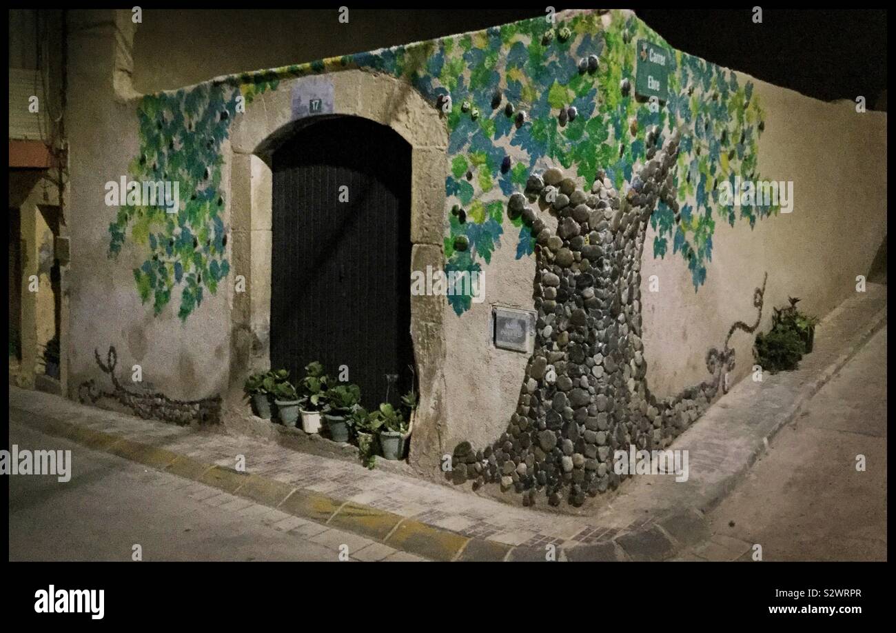 Street Art als Teil des Riu d'Art in Riba-Roja d'Ebre, Katalonien, Spanien. Stockfoto