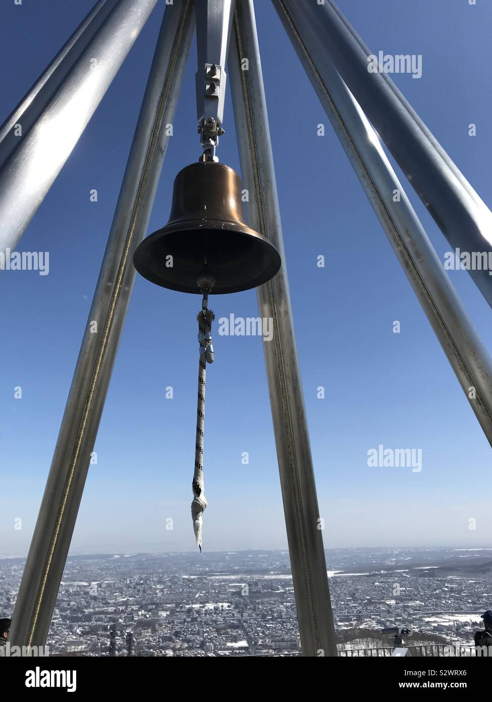 Bell auf einem Berg Stockfoto